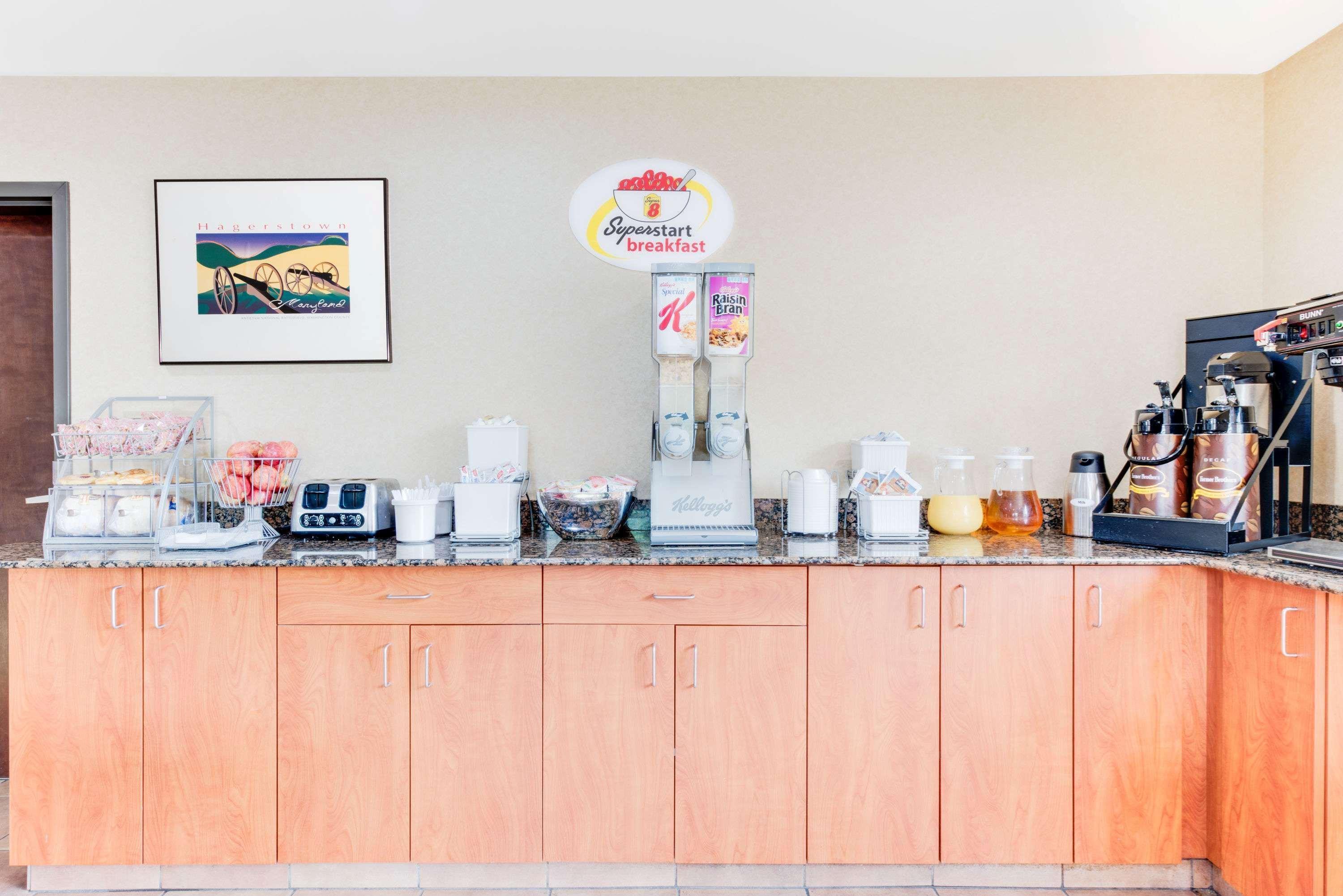 Super 8 By Wyndham Hagerstown I-70 Motel Luaran gambar